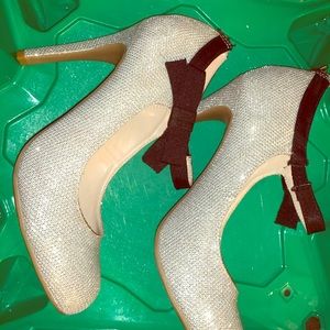 Rouge stiletto shoes